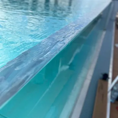 Piscina de raia infinita