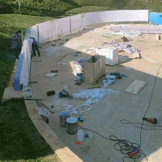 Instalação de piscina de acrílico